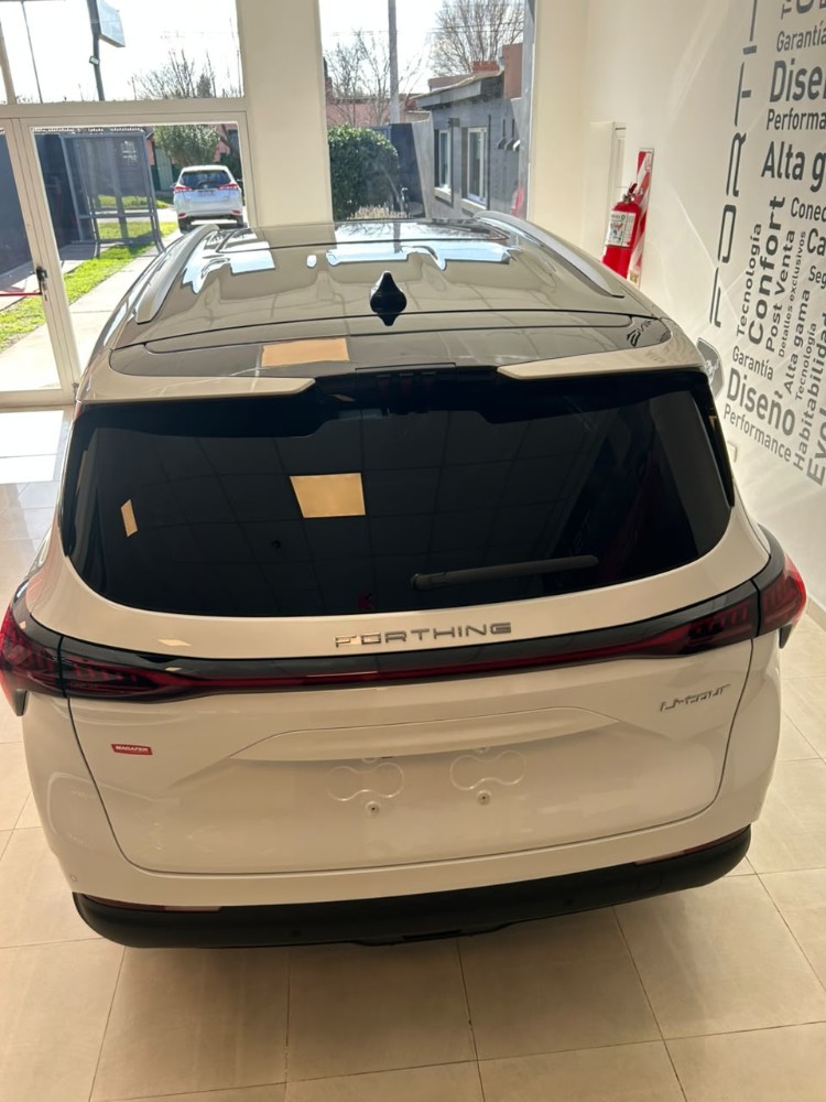Forthing U-TOUR Van 1,5 T 7AT 7asientos Hybrid — foto 5